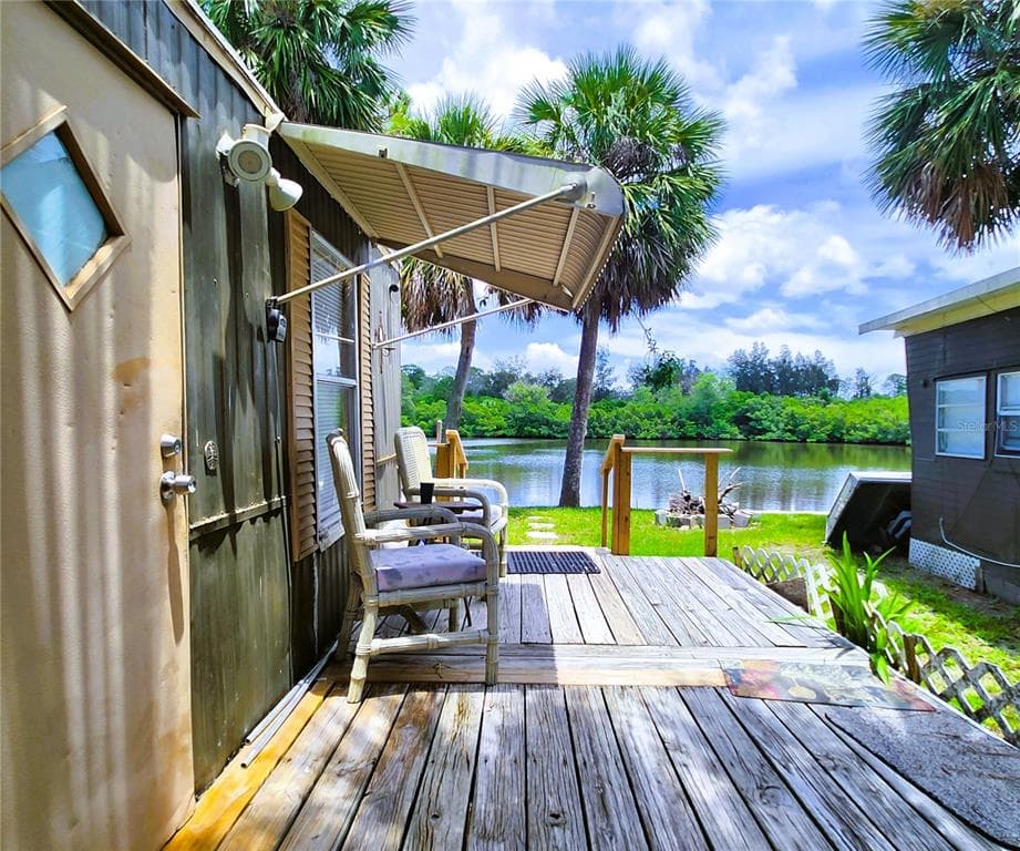 6975 EDGEWATER DRIVE, NEW PORT RICHEY, FL 34652