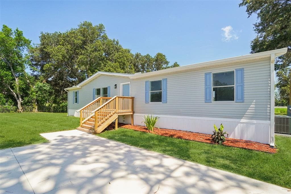 29417 KELLY DRIVE, WESLEY CHAPEL, FL 33544