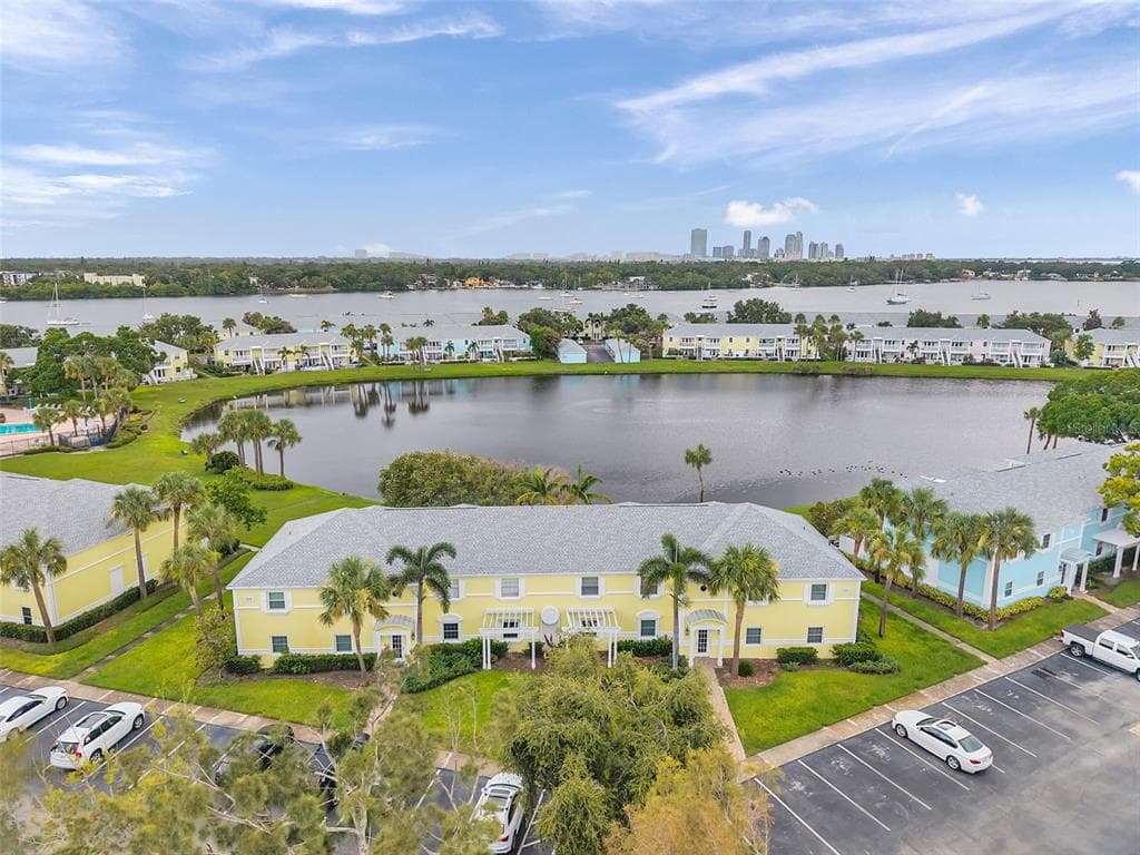 121 SEAHORSE DRIVE SE # A, ST PETERSBURG, FL 33705 — zdjęcie 2