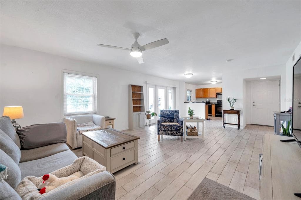121 SEAHORSE DRIVE SE # A, ST PETERSBURG, FL 33705 — zdjęcie 4