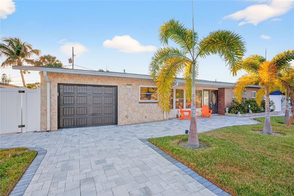 5235 40TH STREET S, ST PETERSBURG, FL 33711 — zdjęcie 2