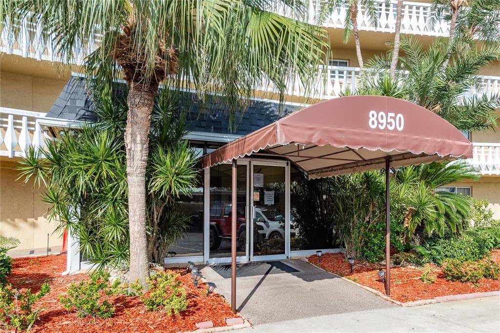 8950 PARK BOULEVARD # 702, SEMINOLE, FL 33777 — zdjęcie 2