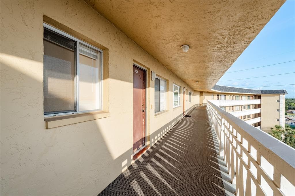 8950 PARK BOULEVARD # 702, SEMINOLE, FL 33777 — zdjęcie 3