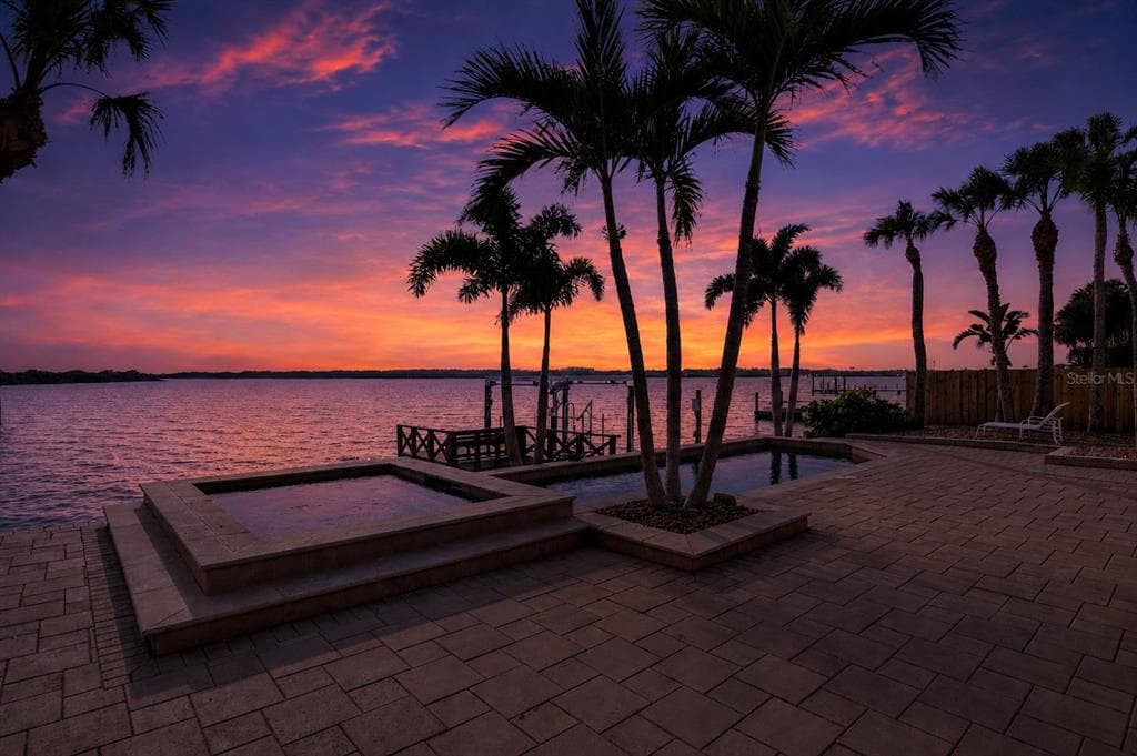 8400 35TH AVENUE N, ST PETERSBURG, FL 33710 — zdjęcie 2