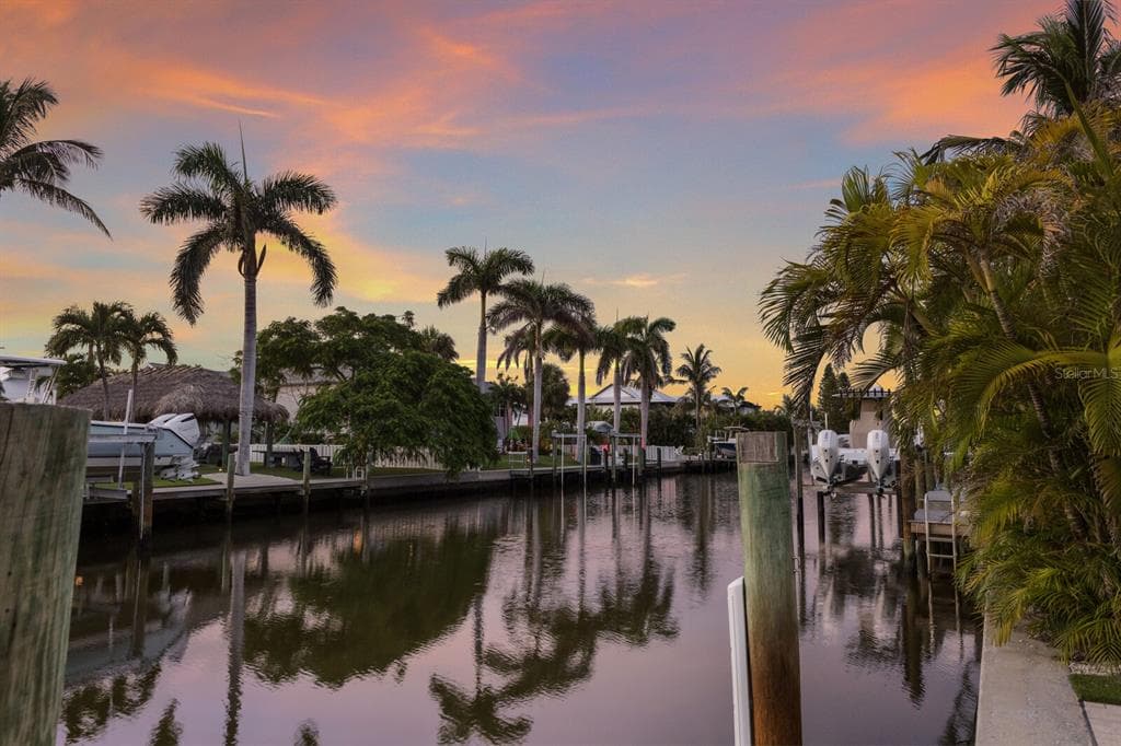 212 OAK AVENUE, ANNA MARIA, FL 34216 — zdjęcie 3