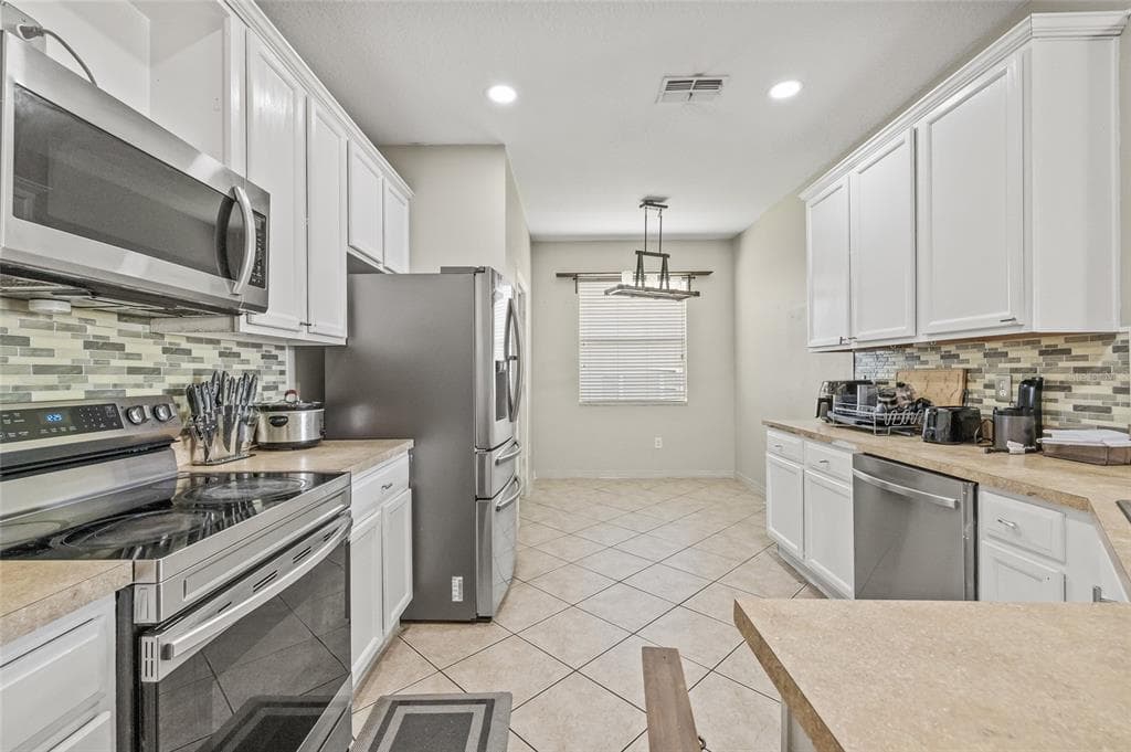 8521 SOUTHERN CHARM CIRCLE, BROOKSVILLE, FL 34613 — zdjęcie 4