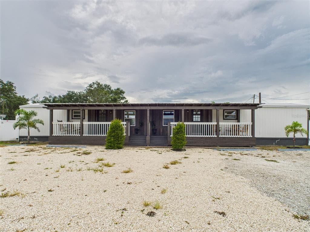221 1ST STREET, DAVENPORT, FL 33837
