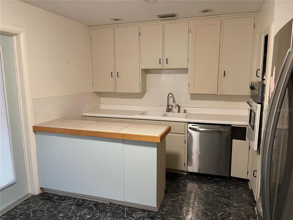 2415 PELICAN DRIVE, SARASOTA, FL 34237 — zdjęcie 4