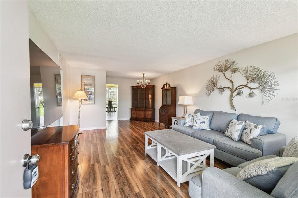 5095 BAY STREET NE # 103, ST PETERSBURG, FL 33703 — zdjęcie 4