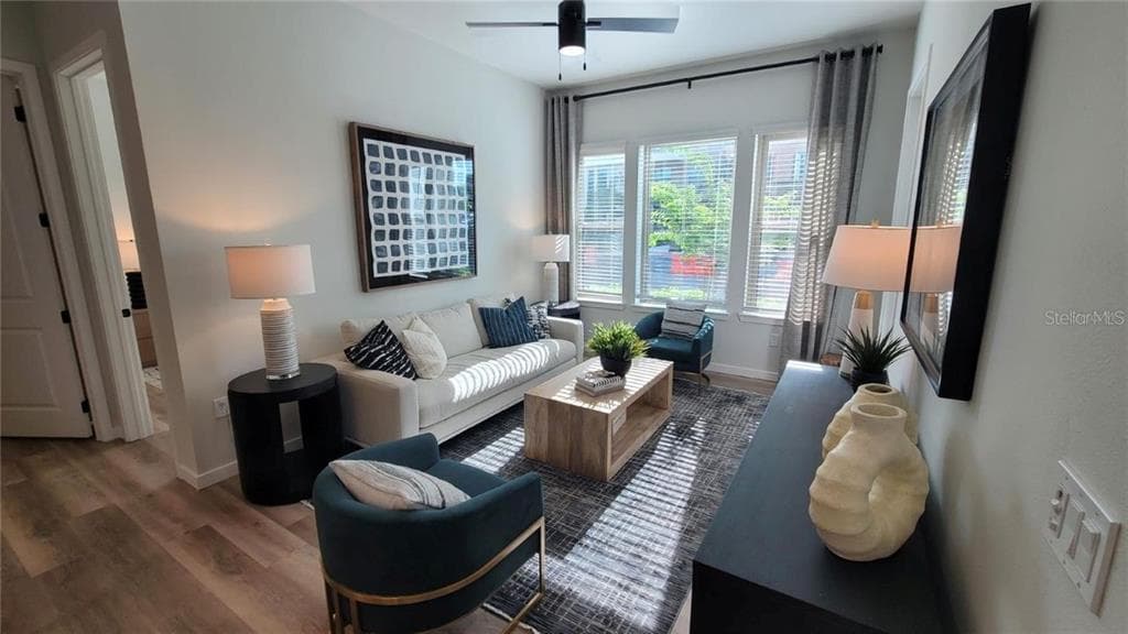 10215 ESTUARY LAKES DRIVE # 220, TAMPA, FL 33619 — zdjęcie 3