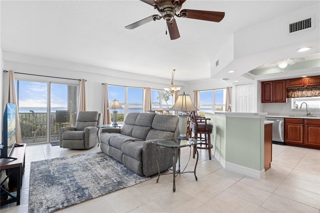 101 N MARION COURT # 114, PUNTA GORDA, FL 33950 — zdjęcie 4