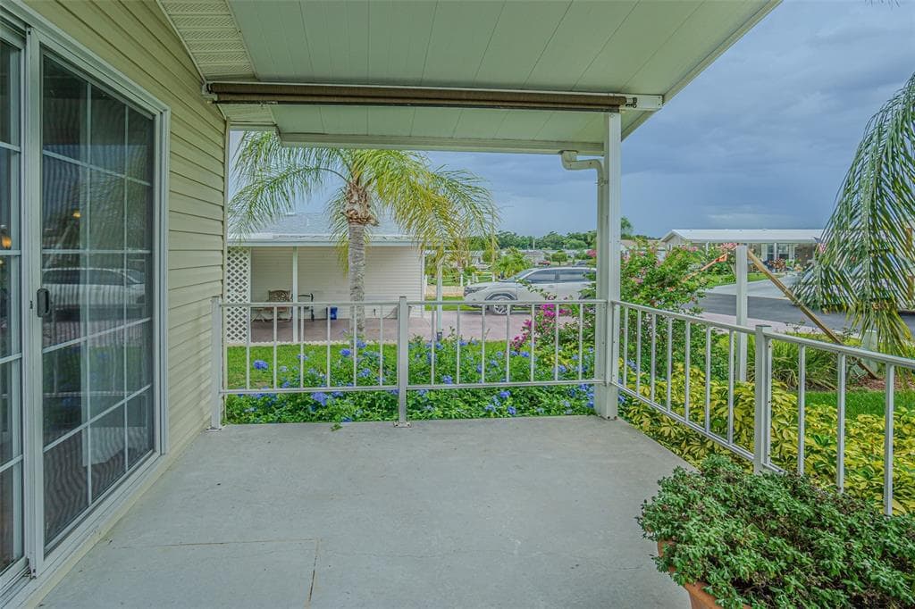 37654 NEUKOM AVENUE, ZEPHYRHILLS, FL 33541 — zdjęcie 5