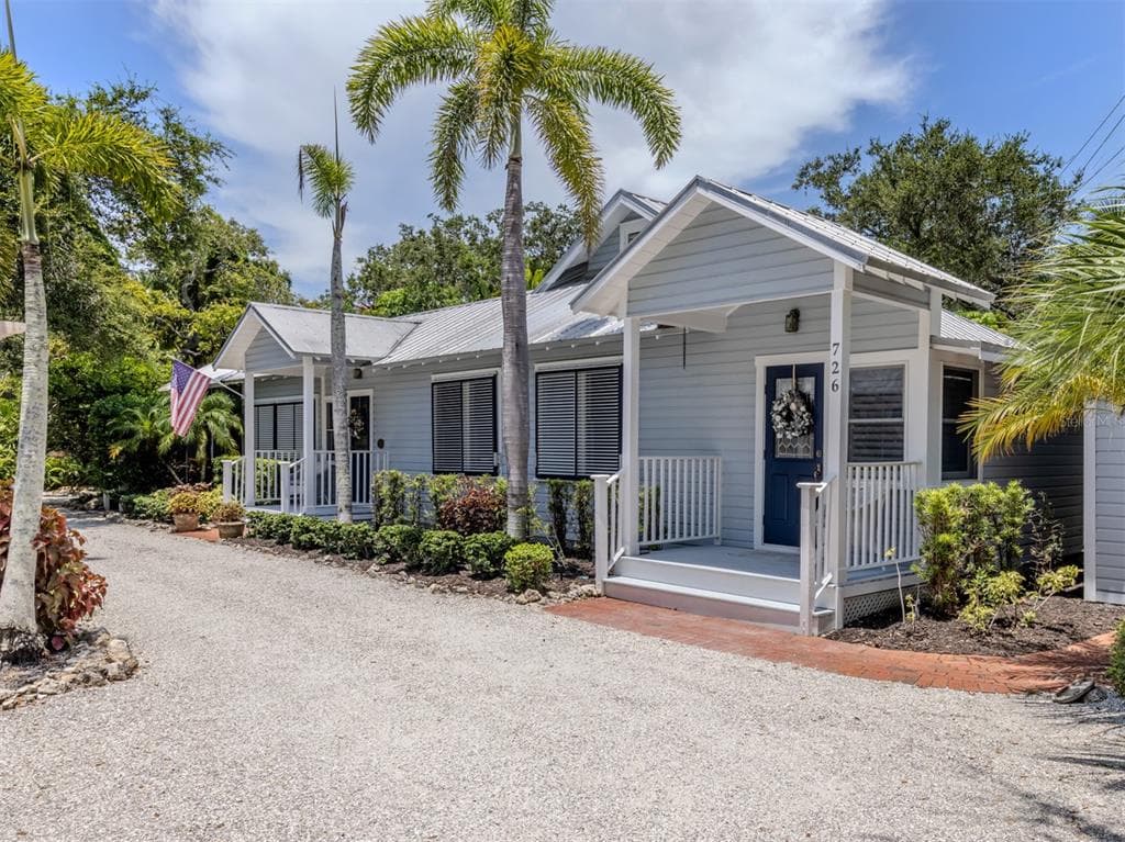 726 EAGLE POINT DRIVE, VENICE, FL 34285