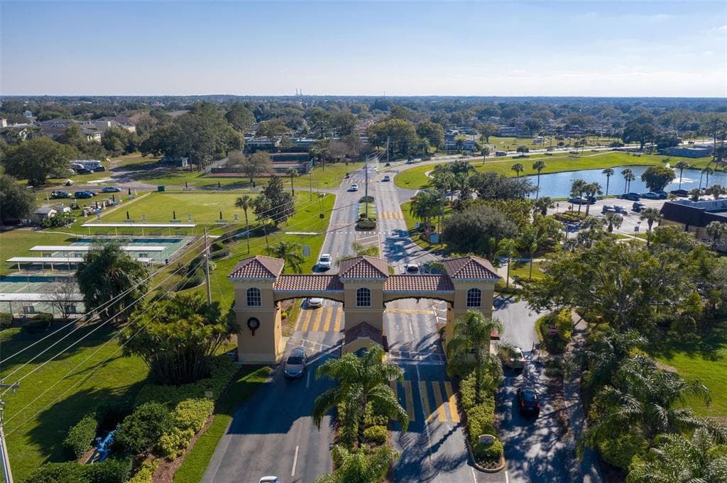 1609 LAUGHTON PLACE, SUN CITY CENTER, FL 33573 — zdjęcie 2