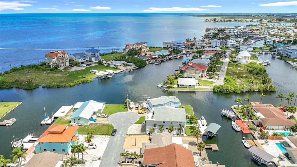 13816 VICTOR AVENUE, HUDSON, FL 34667 — zdjęcie 3