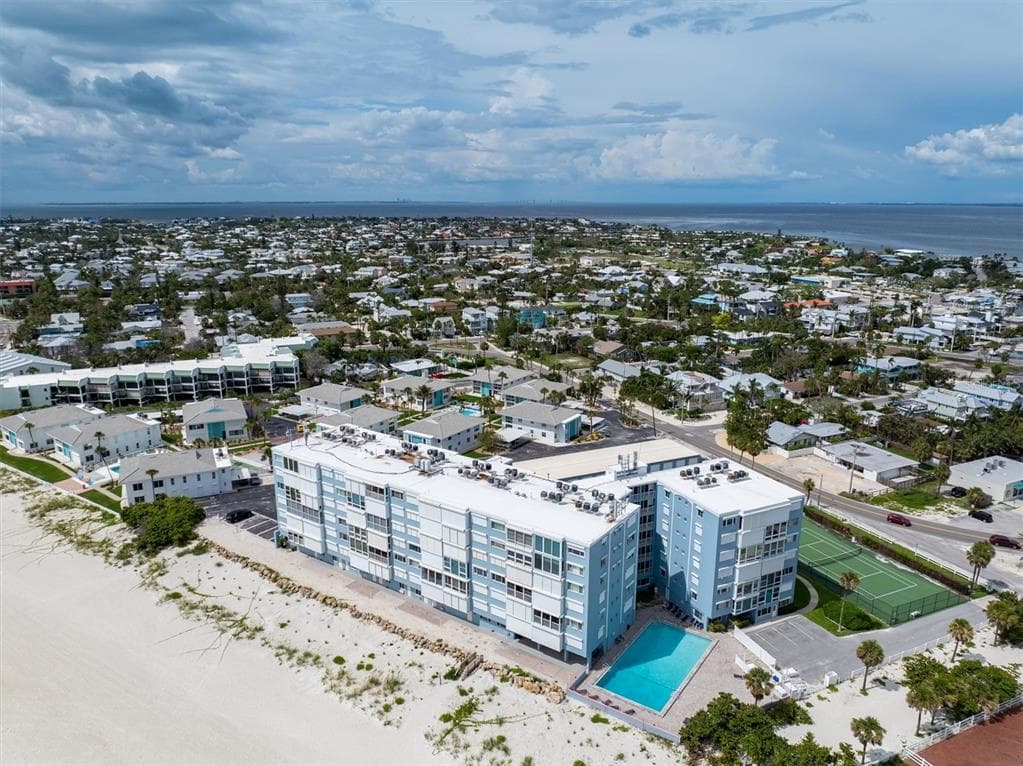 5300 GULF DRIVE # 105, HOLMES BEACH, FL 34217 — zdjęcie 4