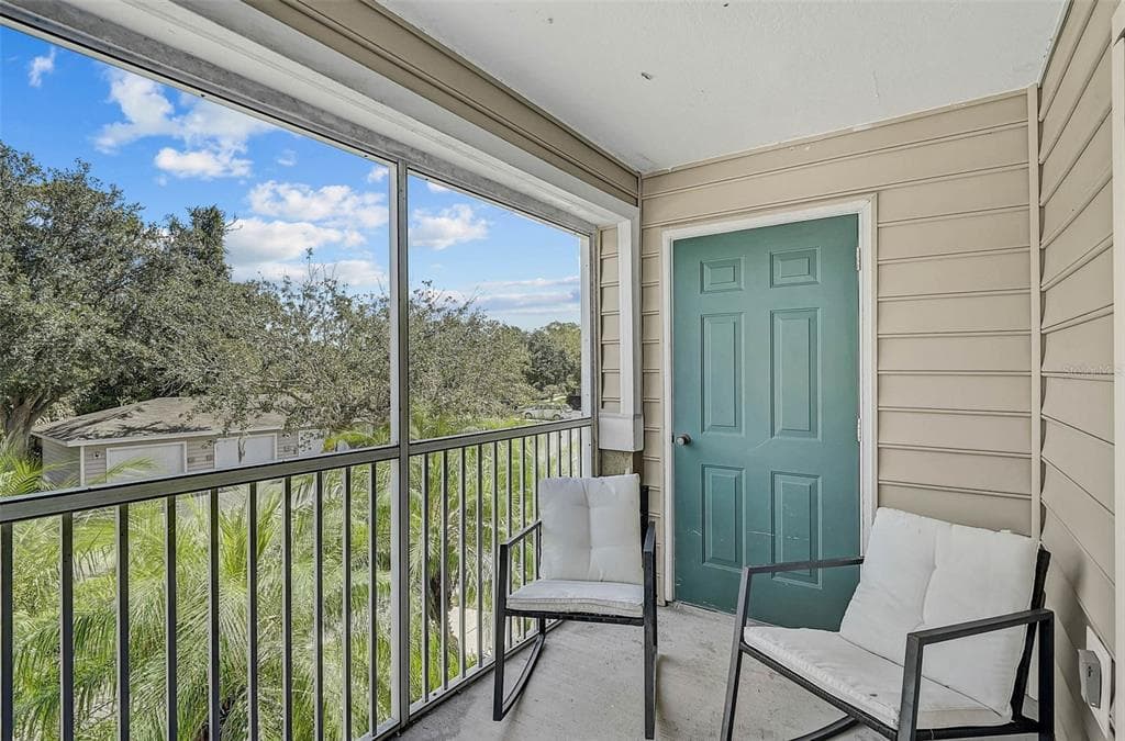 8827 MANOR LOOP # 204, LAKEWOOD RANCH, FL 34202 — zdjęcie 2