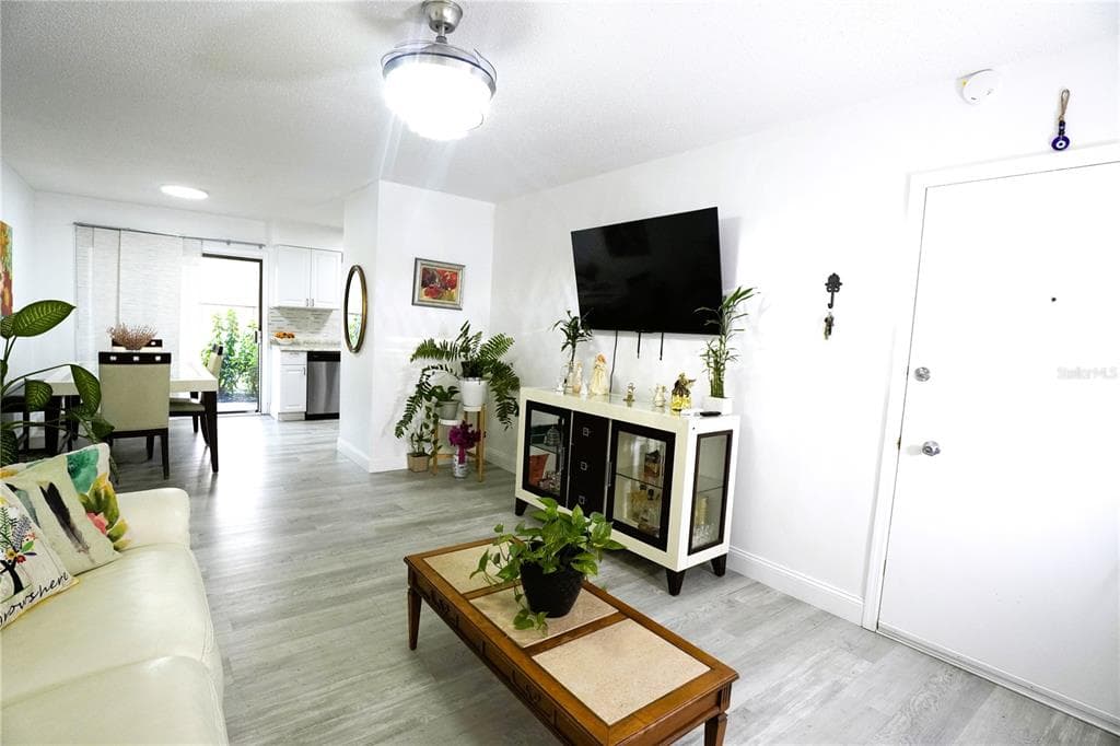 1920 E EDGEWOOD DRIVE # C5, LAKELAND, FL 33803 — zdjęcie 4