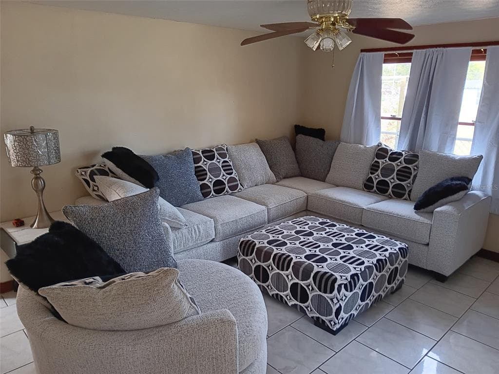 5647 19TH STREET, ZEPHYRHILLS, FL 33542 — zdjęcie 4