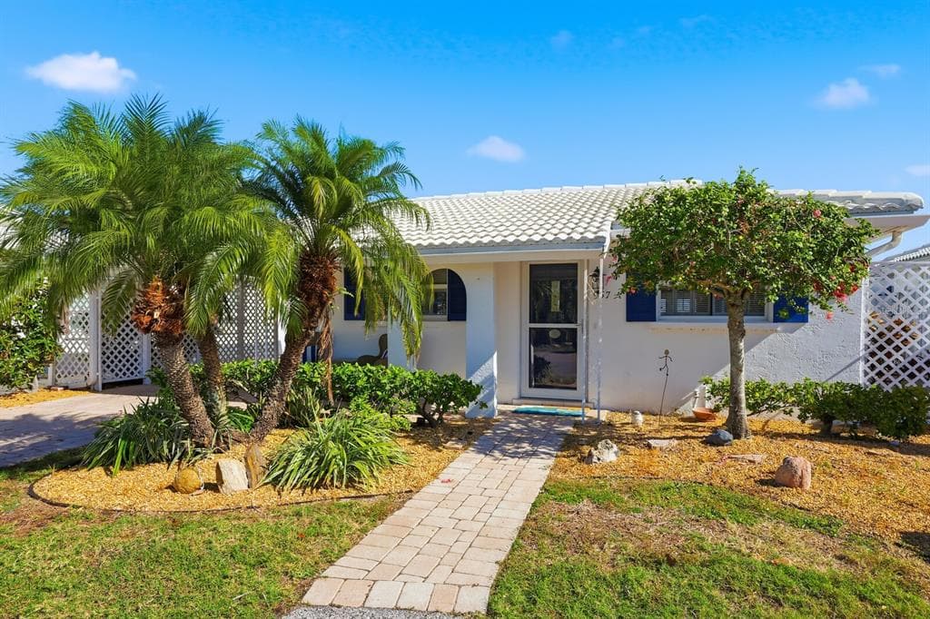 957 SPANISH DRIVE N, LONGBOAT KEY, FL 34228