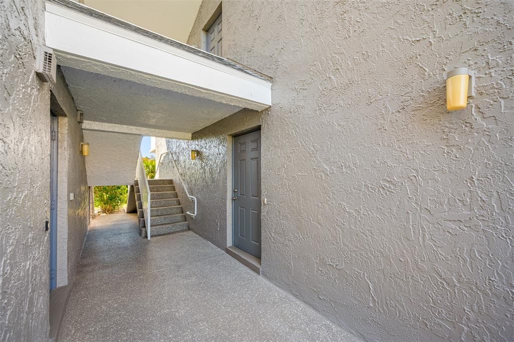 1351 GULF BOULEVARD # 118, CLEARWATER BEACH, FL 33767 — zdjęcie 5