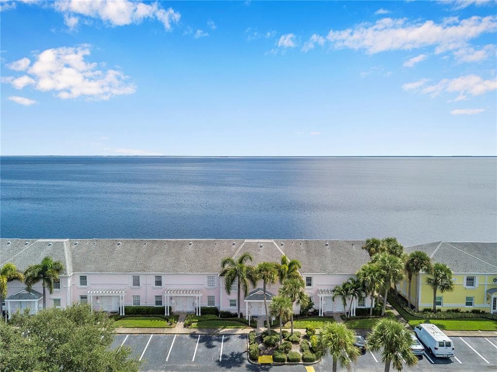 5172 COQUINA KEY DRIVE SE, ST PETERSBURG, FL 33705