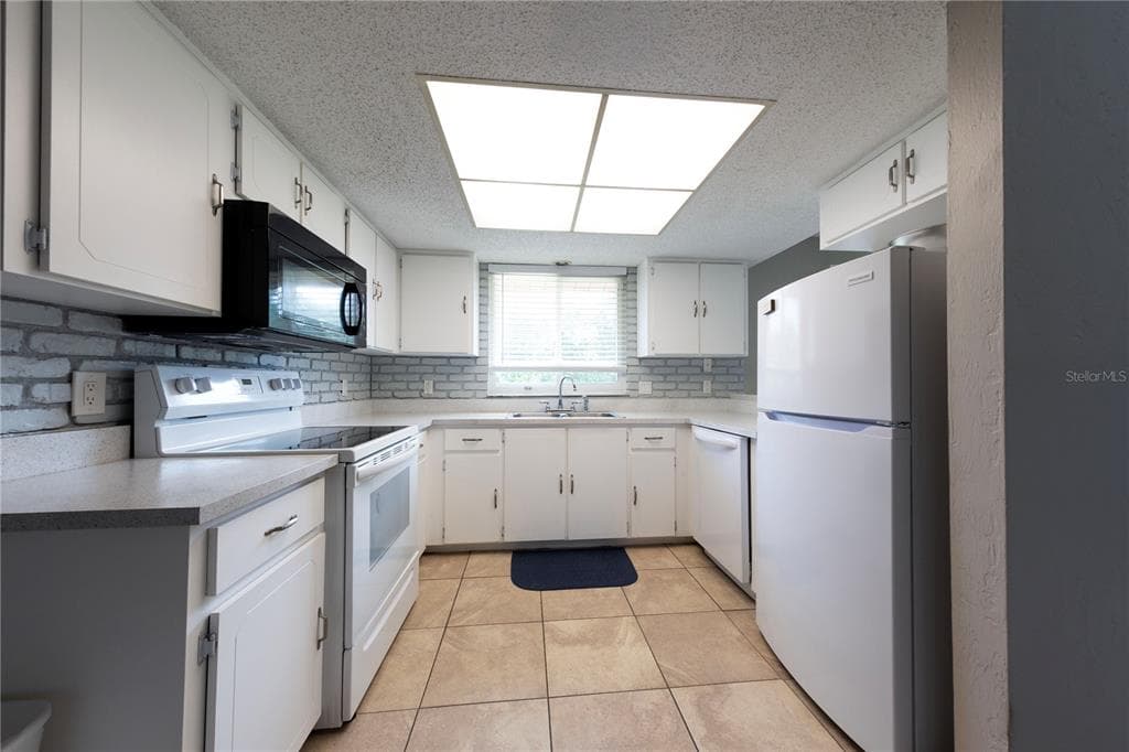 232 N RIDGEWOOD AVENUE # 3A, EDGEWATER, FL 32132 — zdjęcie 5