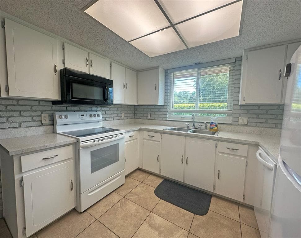 232 N RIDGEWOOD AVENUE # 3A, EDGEWATER, FL 32132 — zdjęcie 4