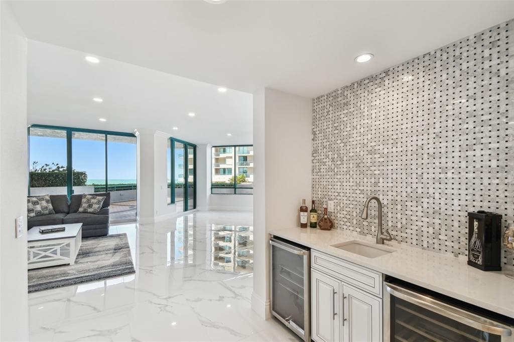 1560 GULF BOULEVARD # 306, CLEARWATER BEACH, FL 33767 — zdjęcie 4