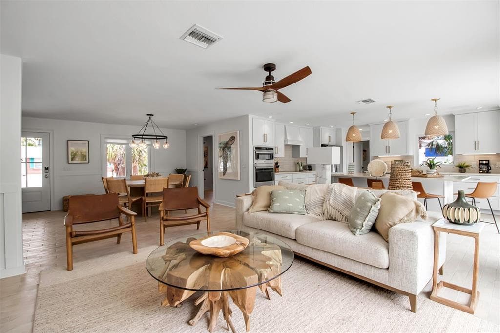 207 PEACOCK LANE, HOLMES BEACH, FL 34217 — zdjęcie 4