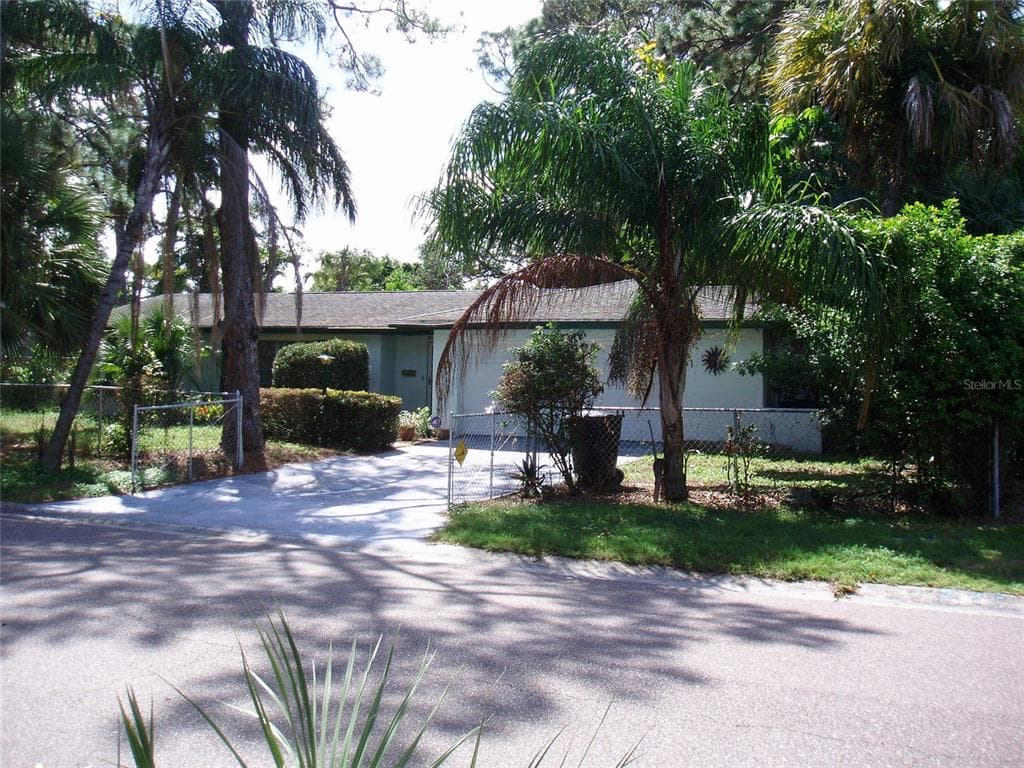 120 SW MONROE CIRCLE N, ST PETERSBURG, FL 33703 — zdjęcie 2