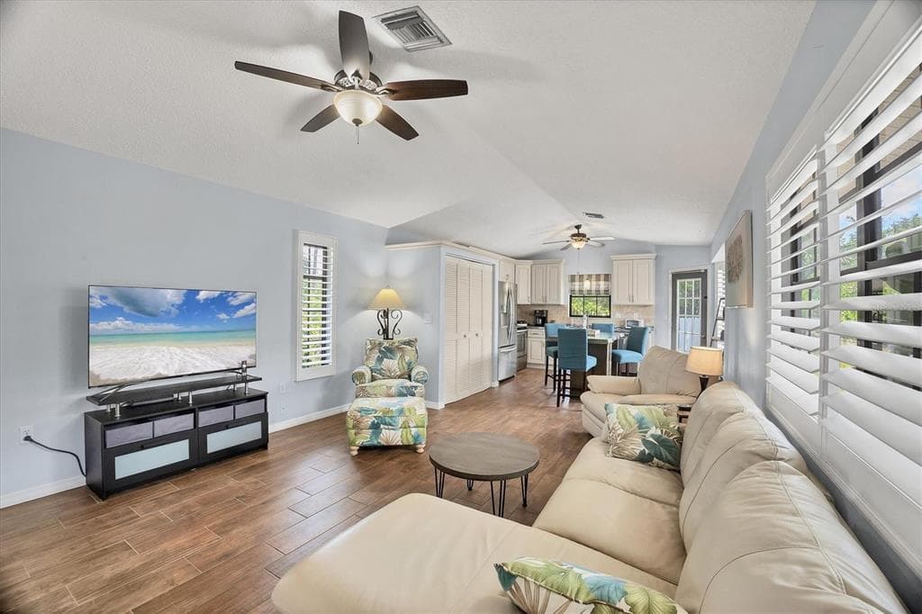 255 BOUNDARY BOULEVARD # 105, ROTONDA WEST, FL 33947 — zdjęcie 3