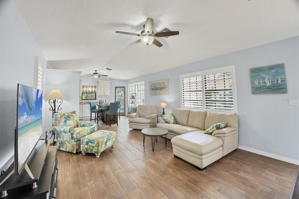 255 BOUNDARY BOULEVARD # 105, ROTONDA WEST, FL 33947 — zdjęcie 4