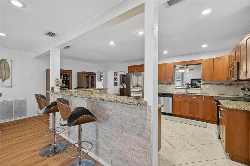 420 LEWIS BOULEVARD SE, ST PETERSBURG, FL 33705 — zdjęcie 3