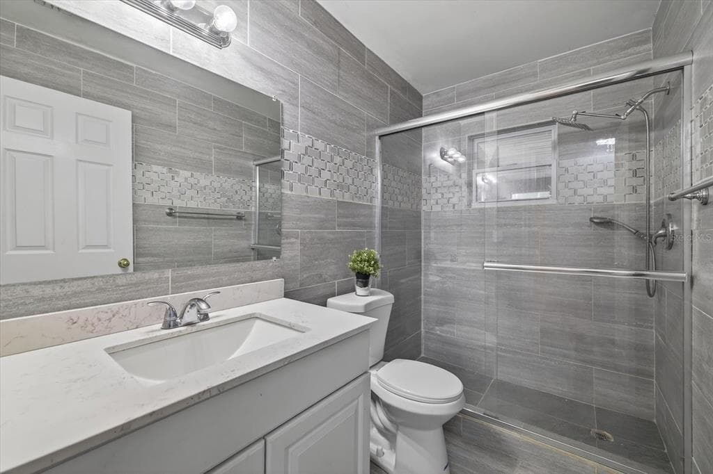 420 LEWIS BOULEVARD SE, ST PETERSBURG, FL 33705 — zdjęcie 4
