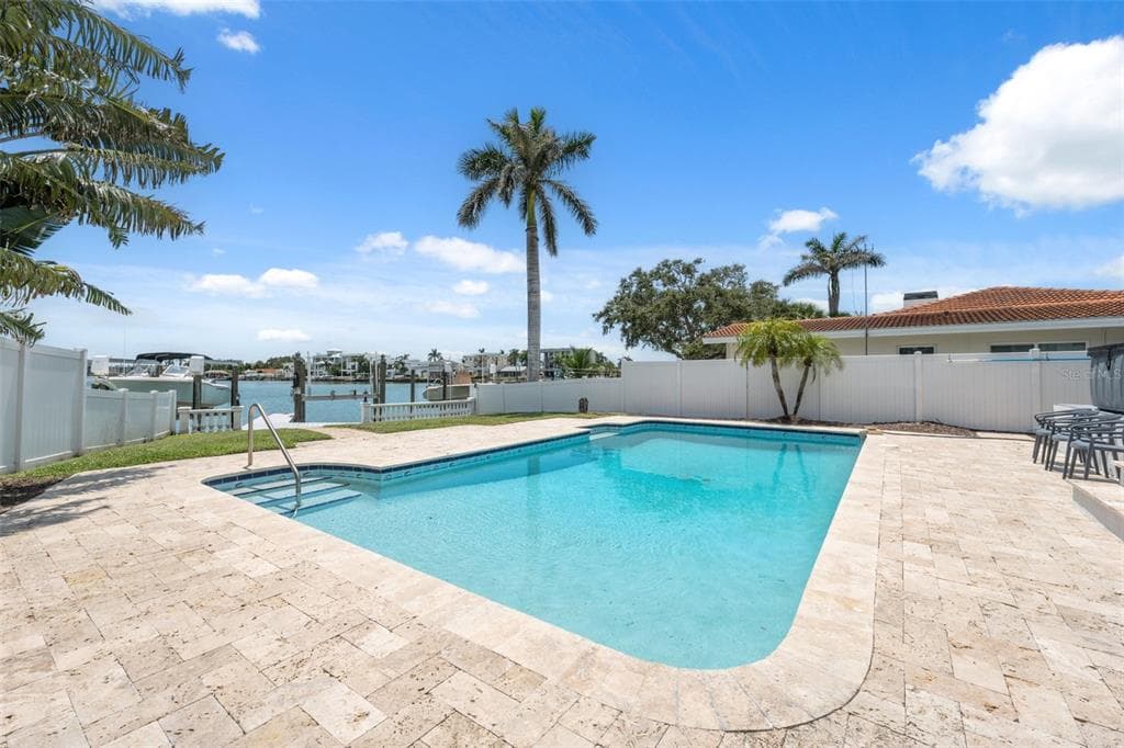 900 79TH STREET S, ST PETERSBURG, FL 33707 — zdjęcie 5