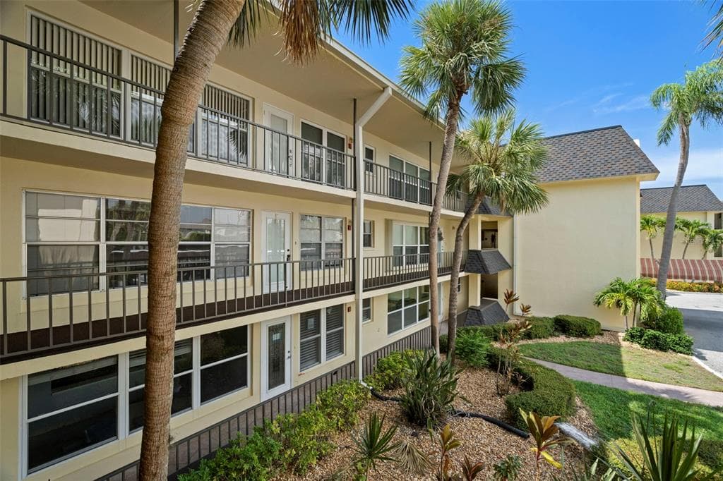 4780 COVE CIRCLE # 205, ST PETERSBURG, FL 33708 — zdjęcie 2