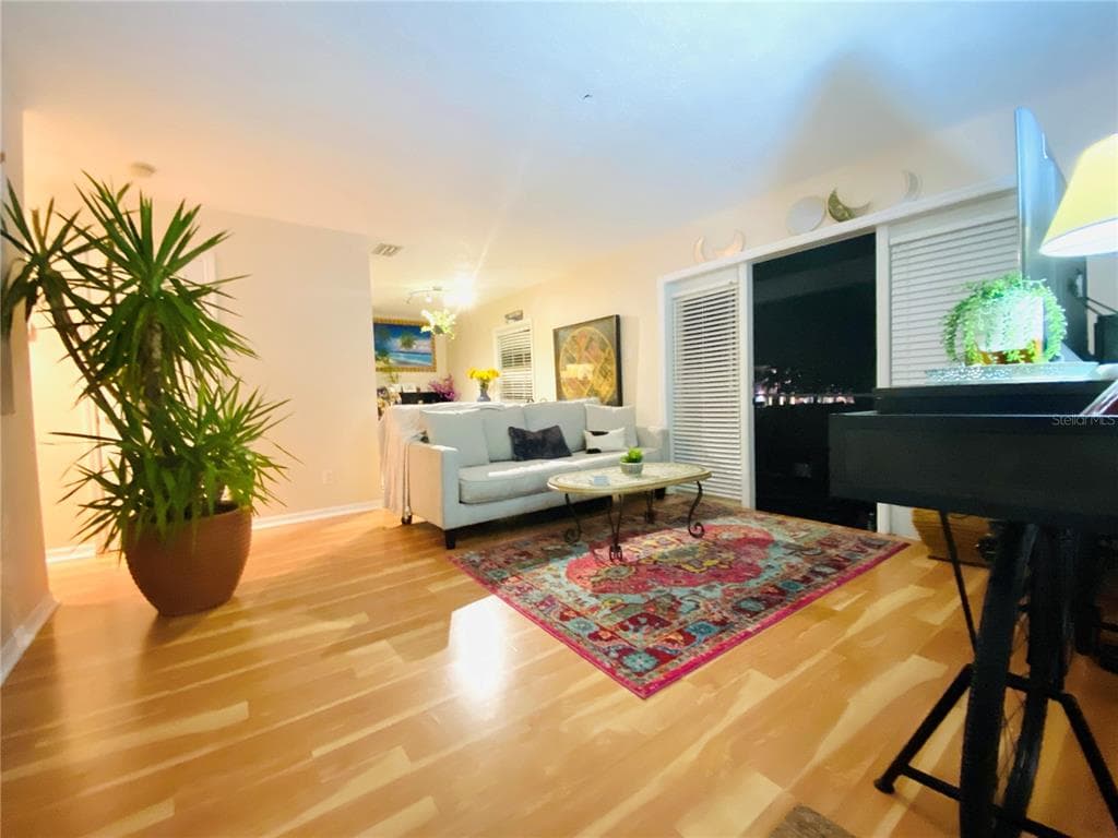 5020 BEACH DRIVE SE # D, ST PETERSBURG, FL 33705 — zdjęcie 4
