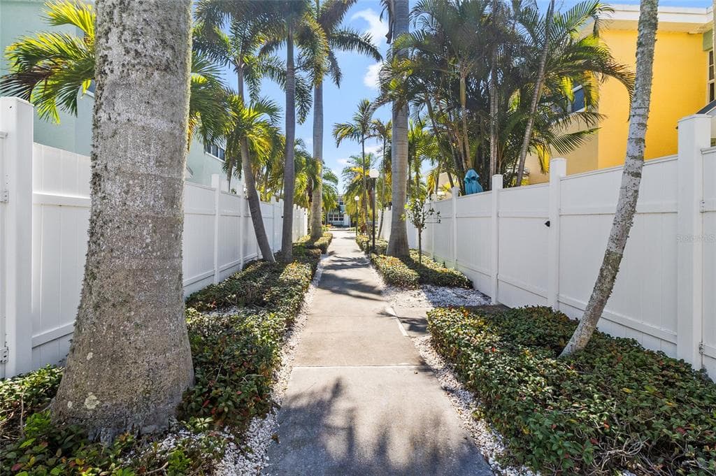 19417 GULF BOULEVARD # C109, INDIAN ROCKS BEACH, FL 33785 — zdjęcie 5