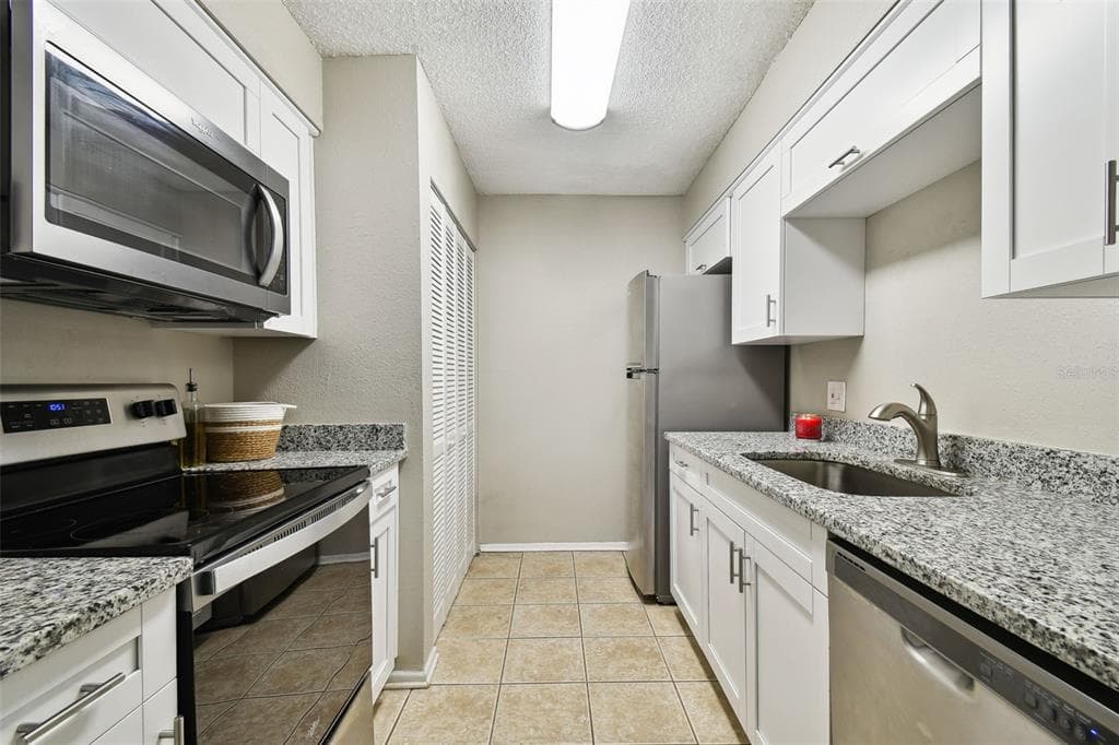 7504 PRESLEY PLACE # 115 C, TAMPA, FL 33617 — zdjęcie 2