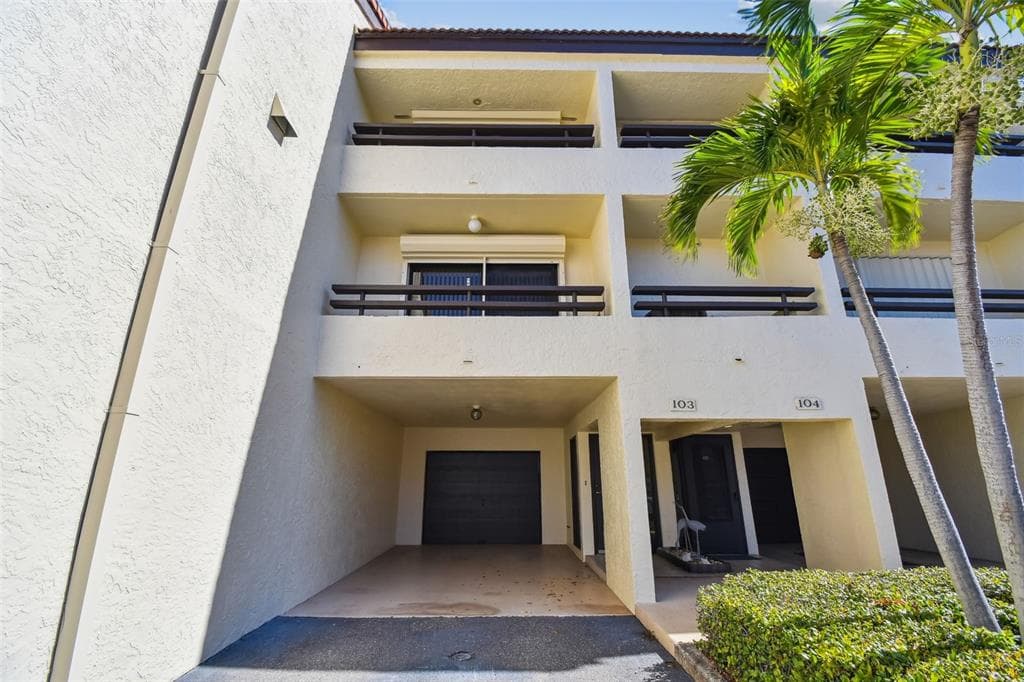127 1ST STREET E # 103, TIERRA VERDE, FL 33715 — zdjęcie 2