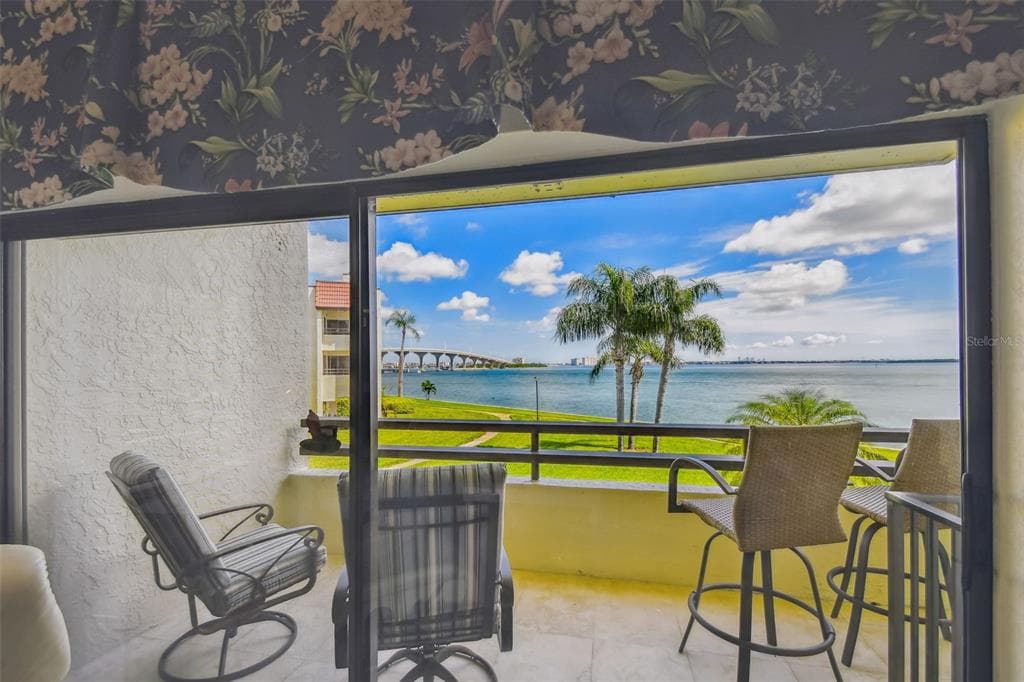 127 1ST STREET E # 103, TIERRA VERDE, FL 33715
