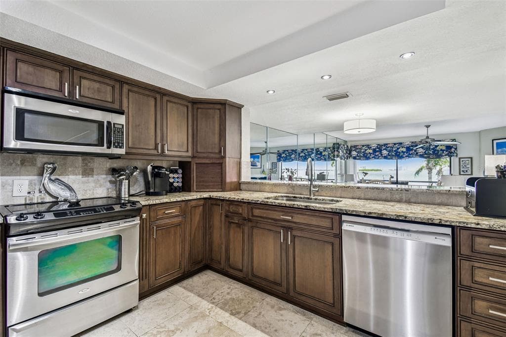 127 1ST STREET E # 103, TIERRA VERDE, FL 33715 — zdjęcie 5