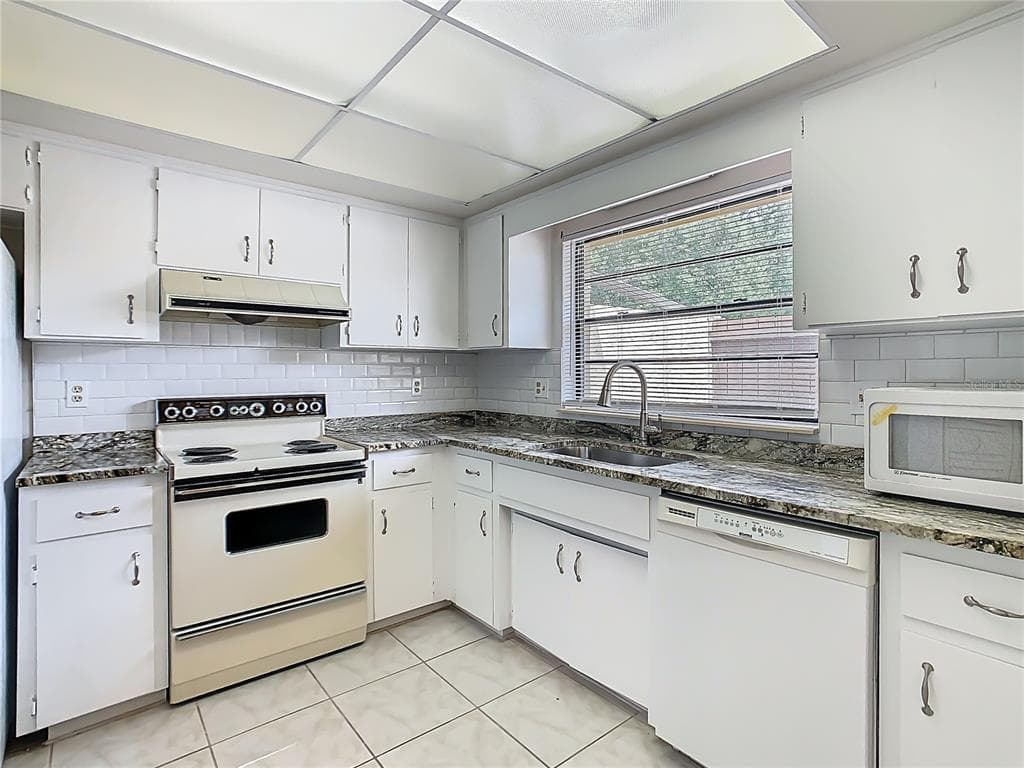 1012 MEDINAH DR SE, WINTER HAVEN, FL 33884 — zdjęcie 2
