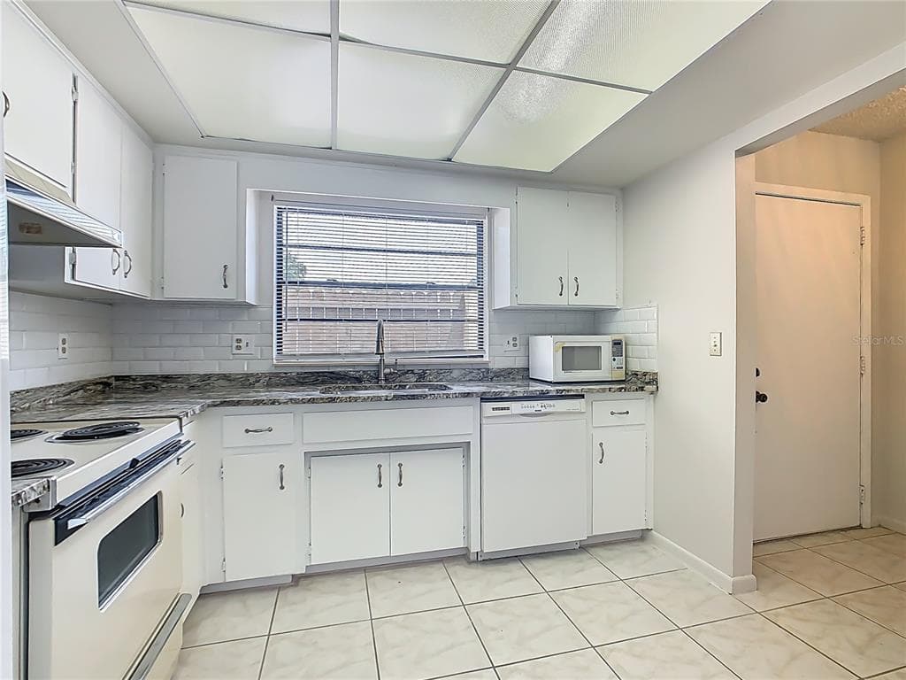 1012 MEDINAH DR SE, WINTER HAVEN, FL 33884 — zdjęcie 5