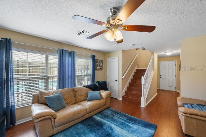 4564 LIMERICK DRIVE, TAMPA, FL 33610 — zdjęcie 4