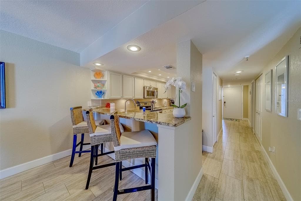 17980 GULF BOULEVARD # 402, REDINGTON SHORES, FL 33708 — zdjęcie 5