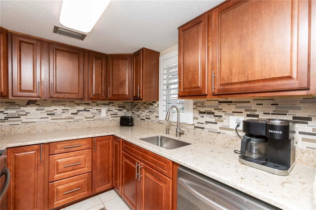 5245 AMULET DRIVE # 108, NEW PORT RICHEY, FL 34652 — zdjęcie 5