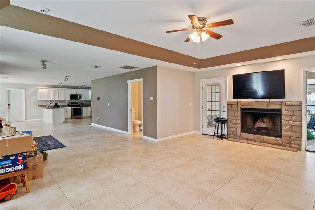 37351 NEIGHBORS PATH, ZEPHYRHILLS, FL 33542 — zdjęcie 3