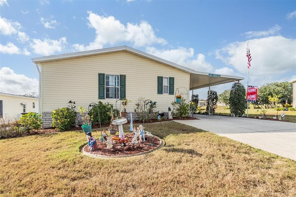 37340 NEUKOM AVENUE, ZEPHYRHILLS, FL 33541